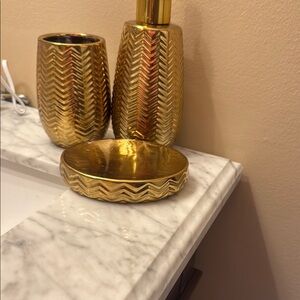 Chevron Pattern Gold Bathroom Set